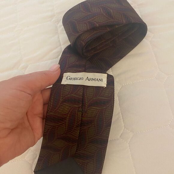 Giorgio Armani 100% pure silk tie - Picture 4 of 5
